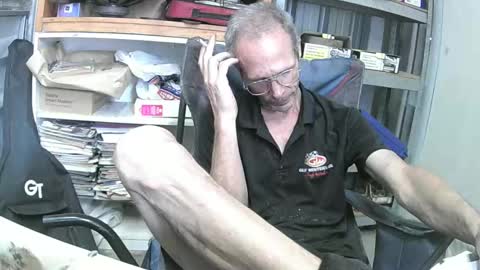 Snapshot of 04oldskool chatting on 10, 12, 2024 04oldskool online show from 10, 12, 2024