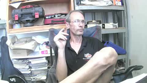 Snapshot of 04oldskool chatting on 12, 12, 2024 04oldskool online show from 12, 12, 2024