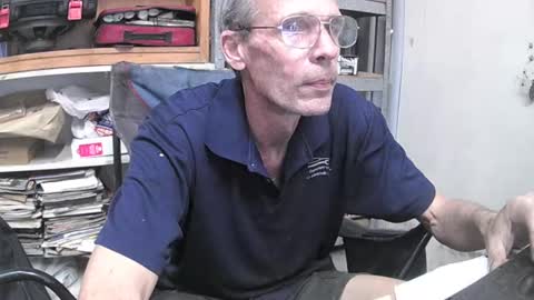 Snapshot of 04oldskool chatting on 16, 12, 2024 04oldskool online show from 16, 12, 2024