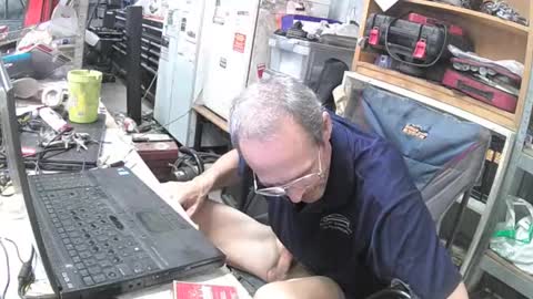 Snapshot of 04oldskool chatting on 23, 12, 2024 04oldskool online show from 23, 12, 2024