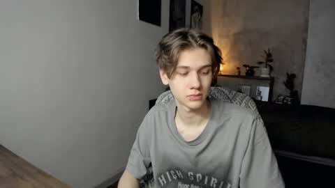 Snapshot of 0verlandd chatting on 4, 12, 2025 Adam online show from 4, 12, 2025