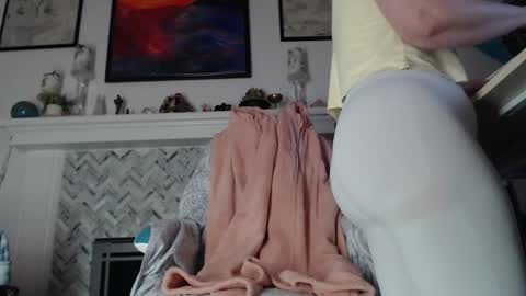 Aurora Willows online show from 3, 2, 2026