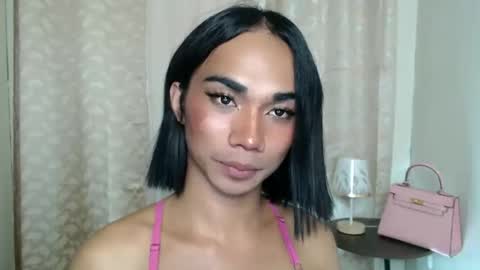 Snapshot of 18_nicole chatting on 4, 11, 2025 barbie online show from 4, 11, 2025