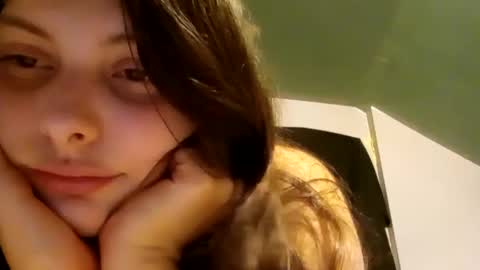 Snapshot of 18andinoccent chatting on 26, 9, 2025 18andInoccent online show from 26, 9, 2025