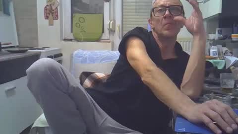 Snapshot of 1973man chatting on 18, 2, 2026 1973man online show from 18, 2, 2026