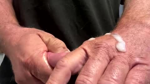 Snapshot of 1hunglo412 chatting on 12, 10, 2025 1hunglo412 online show from 12, 10, 2025