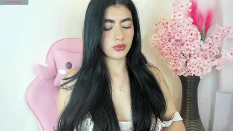 Snapshot of 1m_emily chatting on 20, 4, 2026 . online show from 20, 4, 2026
