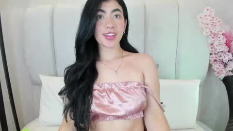 Snapshot of 1m_emily chatting on 27, 4, 2026 . online show from 27, 4, 2026