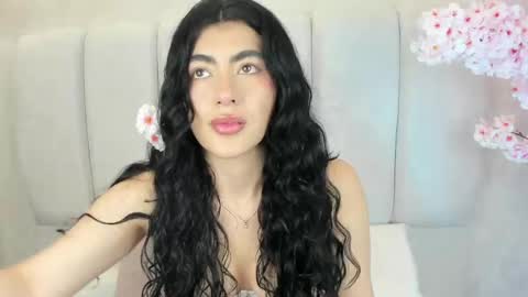 Snapshot of 1m_emily chatting on 28, 4, 2026 . online show from 28, 4, 2026