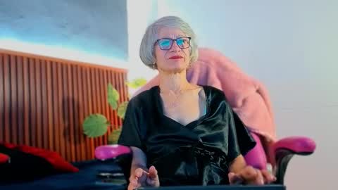 Snapshot of 1miss_monserrate chatting on 4, 2, 2026 Miss Monserrate online show from 4, 2, 2026