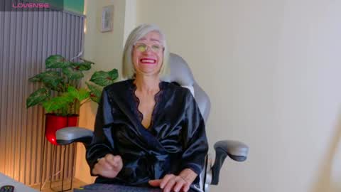 Miss Monserrate online show from 18, 7, 2026