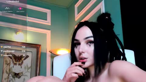 Moona  online show from 26, 2, 2025