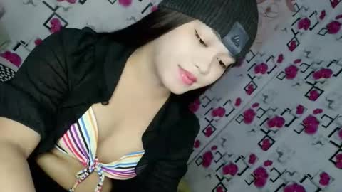 1sexy_kim69 online show from 17, 4, 2026