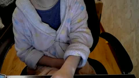 1your_hot_girls online show from 12, 12, 2024