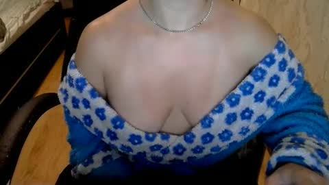 1your_hot_girls online show from 4, 2, 2025