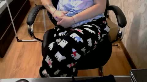 Snapshot of 1your_hot_girls chatting on 24, 10, 2025 1your_hot_girls online show from 24, 10, 2025