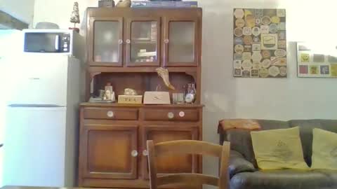 22esserre online show from 8, 4, 2026