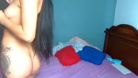 Snapshot of 2cgirls18 chatting on 13, 11, 2025 Tip us ask our names online show from 13, 11, 2025