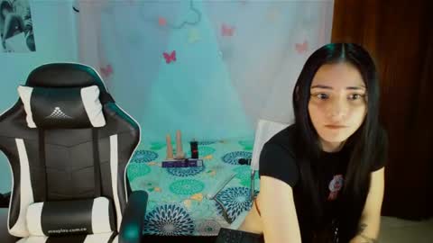 Snapshot of 2girls__dream chatting on 13, 7, 2026 samantha sharon online show from 13, 7, 2026