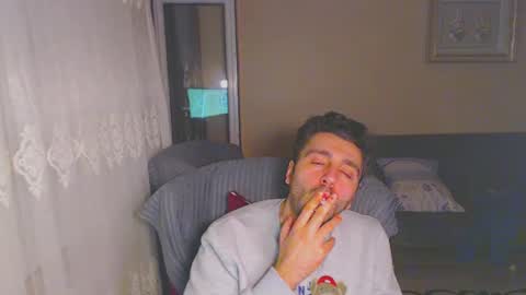 Snapshot of 2handsomeman chatting on 9, 1, 2025 Berk online show from 9, 1, 2025