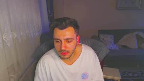 Snapshot of 2handsomeman chatting on 17, 1, 2025 Berk online show from 17, 1, 2025