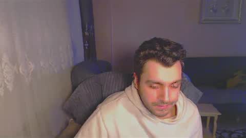 Snapshot of 2handsomeman chatting on 14, 2, 2025 Berk online show from 14, 2, 2025