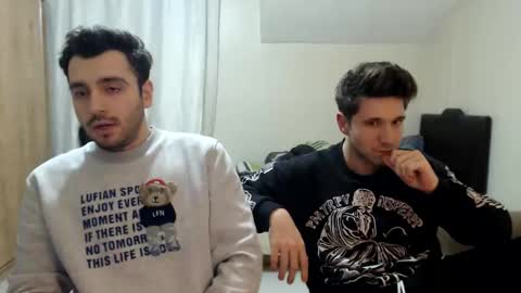 Snapshot of 2handsomeman chatting on 14, 10, 2025 Berk online show from 14, 10, 2025