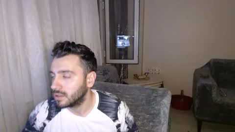 Snapshot of 2handsomeman chatting on 9, 5, 2026 Berk online show from 9, 5, 2026