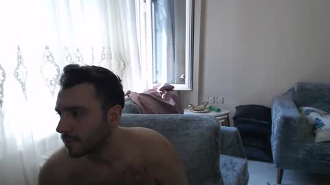 Snapshot of 2handsomeman chatting on 11, 5, 2026 Berk online show from 11, 5, 2026