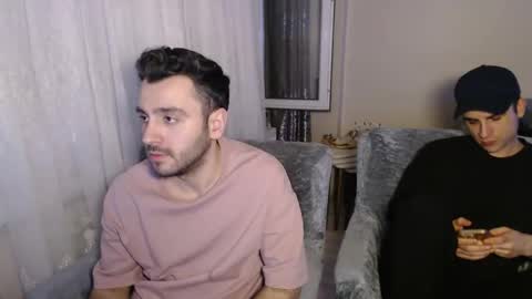 Snapshot of 2handsomeman chatting on 15, 5, 2026 Berk online show from 15, 5, 2026
