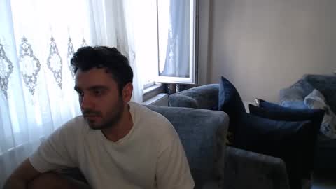 Snapshot of 2handsomeman chatting on 25, 5, 2026 Berk online show from 25, 5, 2026
