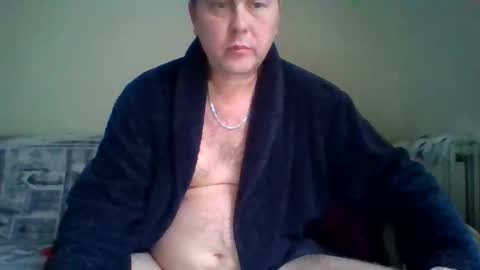 Snapshot of 2ndlipeater chatting on 9, 10, 2025 Girts online show from 9, 10, 2025