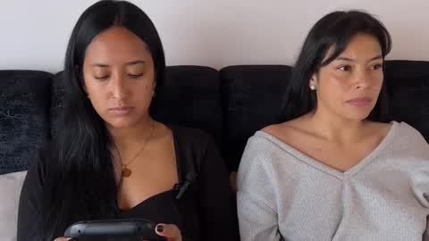 Snapshot of 2summerlove2 chatting on 22, 9, 2025 Dalilah and Tarah online show from 22, 9, 2025