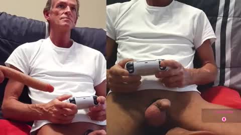 2tiredoftoys online show from 30, 5, 2026