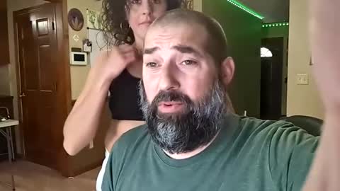 Snapshot of 420kc_couple chatting on 21, 10, 2025 KC420Couple online show from 21, 10, 2025