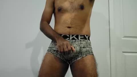 Snapshot of 8inch_desi chatting on 29, 10, 2025 8inch_desi online show from 29, 10, 2025