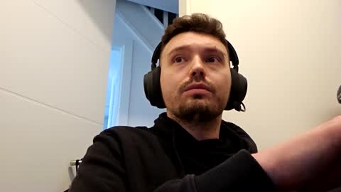 Snapshot of 8inchdude93 chatting on 8, 10, 2025 8inchdude93 online show from 8, 10, 2025