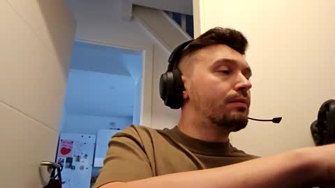 Snapshot of 8inchdude93 chatting on 13, 10, 2025 8inchdude93 online show from 13, 10, 2025