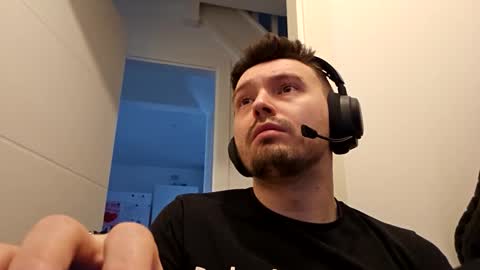 Snapshot of 8inchdude93 chatting on 15, 10, 2025 8inchdude93 online show from 15, 10, 2025