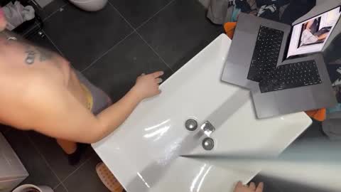 Patrick online show from 28, 2, 2025