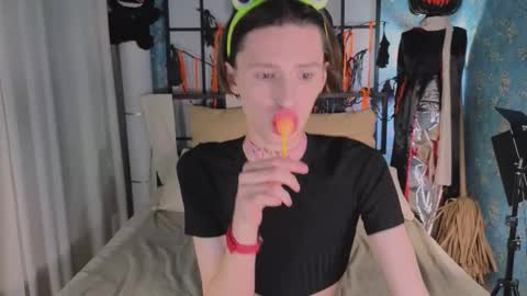 adrian online show from 2, 11, 2025