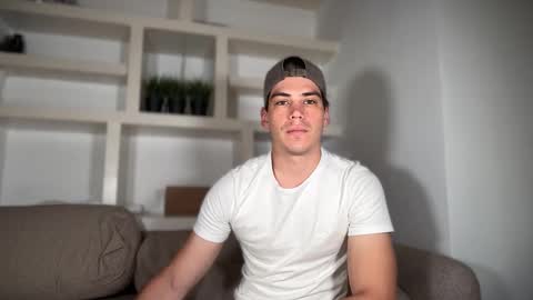 _aesthetic online show from 13, 10, 2025