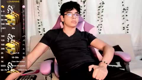 Snapshot of _an_drew18 chatting on 30, 9, 2025 _an_drew18 online show from 30, 9, 2025