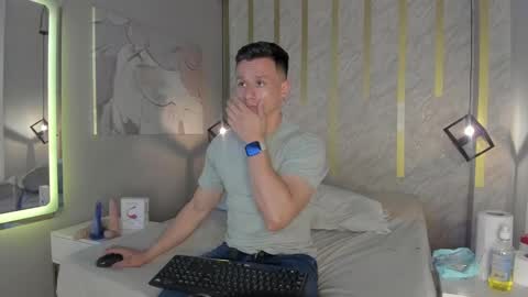 Snapshot of _andrewfalcon1 chatting on 2, 1, 2025 Andrew online show from 2, 1, 2025