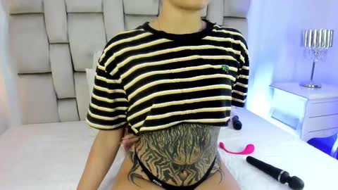 Angel Azul online show from 4, 3, 2025