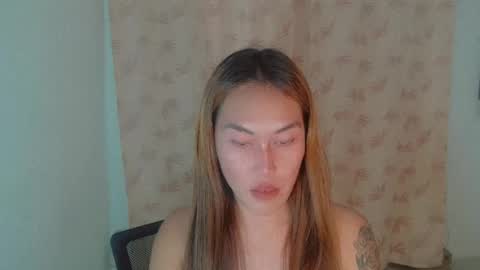 Snapshot of _angelari_ chatting on 9, 12, 2024 Pearl online show from 9, 12, 2024