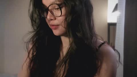 annie . online show from 17, 4, 2026