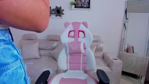    online show from 16, 4, 2026