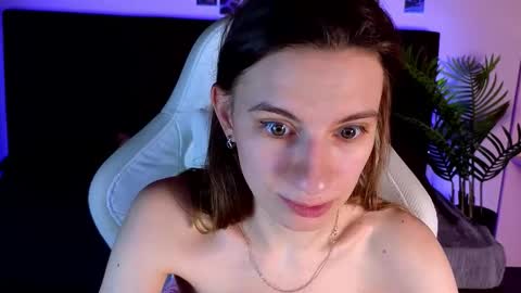 _ash_leyy_ online show from 20, 2, 2026