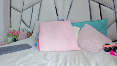 Aura online show from 13, 11, 2025